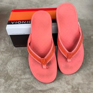 Vionic sandals size 9